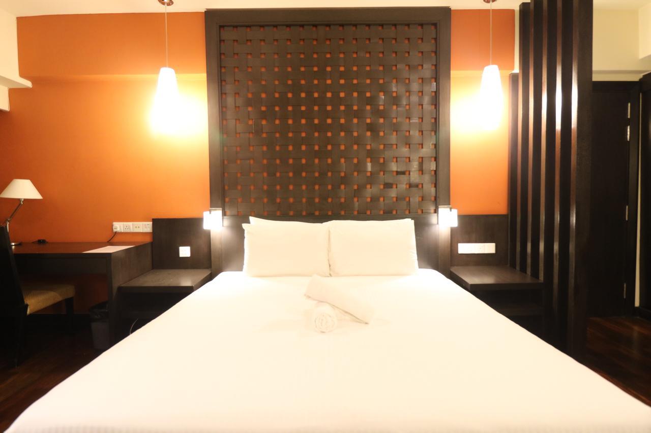 Millennium Suite At Pyramid Tower Petaling Jaya Exteriör bild