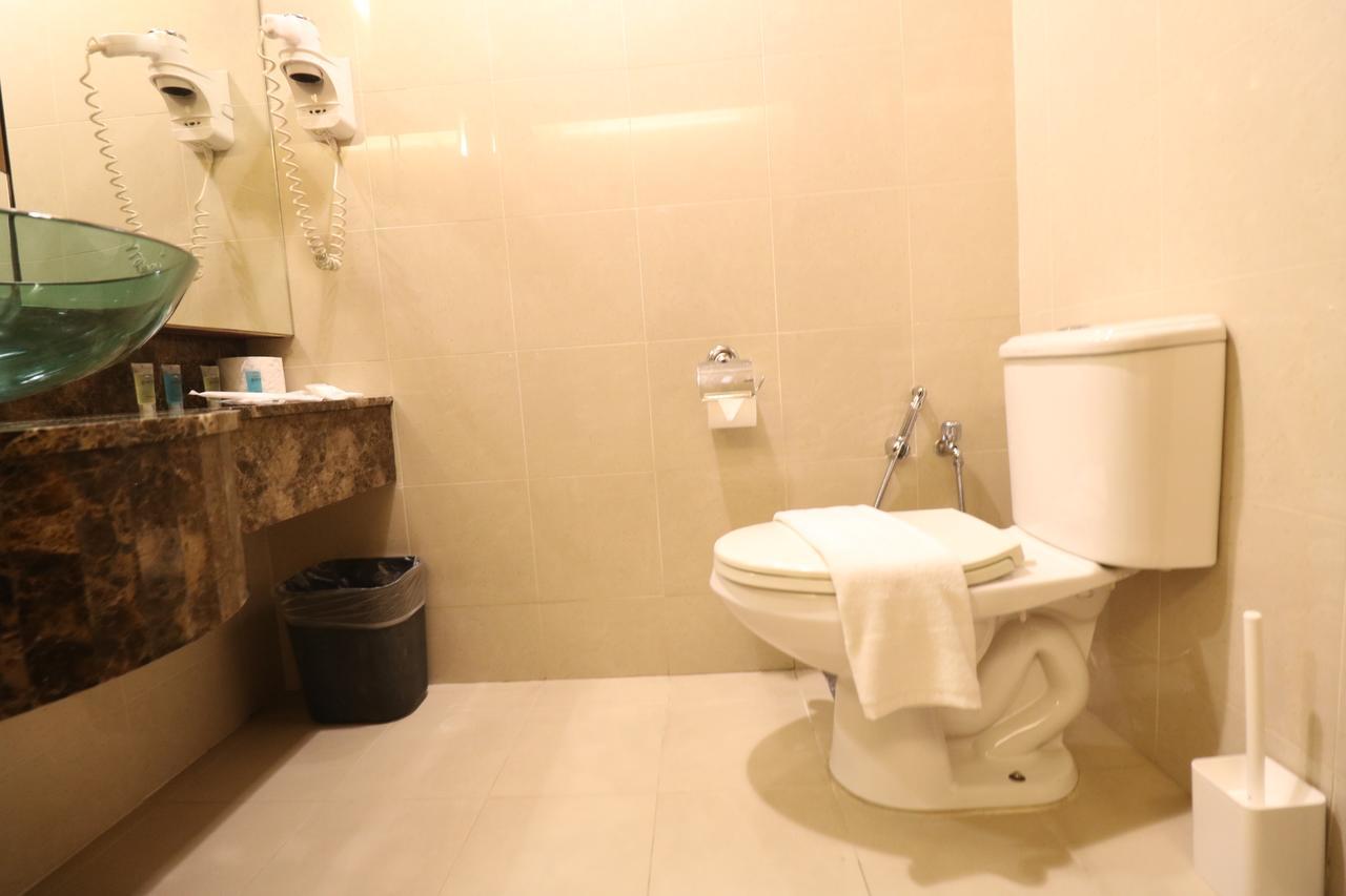 Millennium Suite At Pyramid Tower Petaling Jaya Exteriör bild