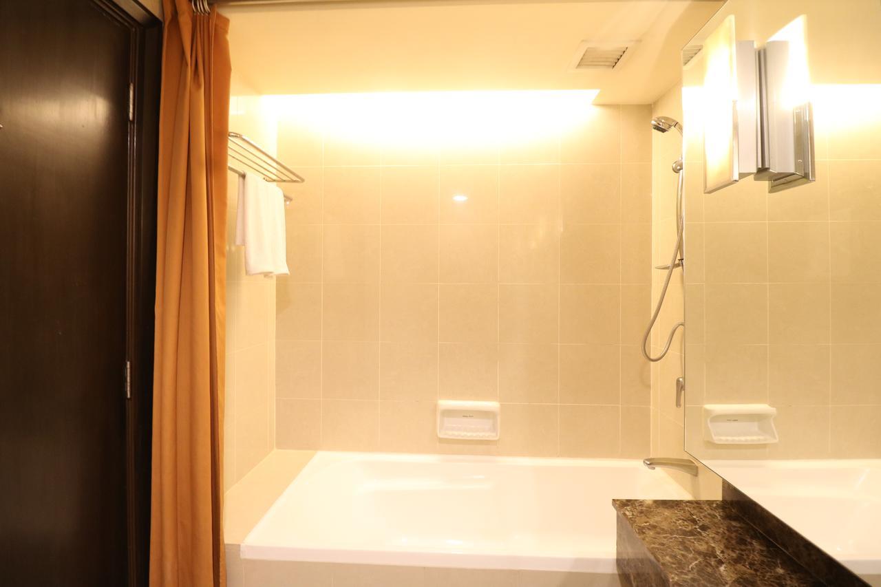 Millennium Suite At Pyramid Tower Petaling Jaya Exteriör bild