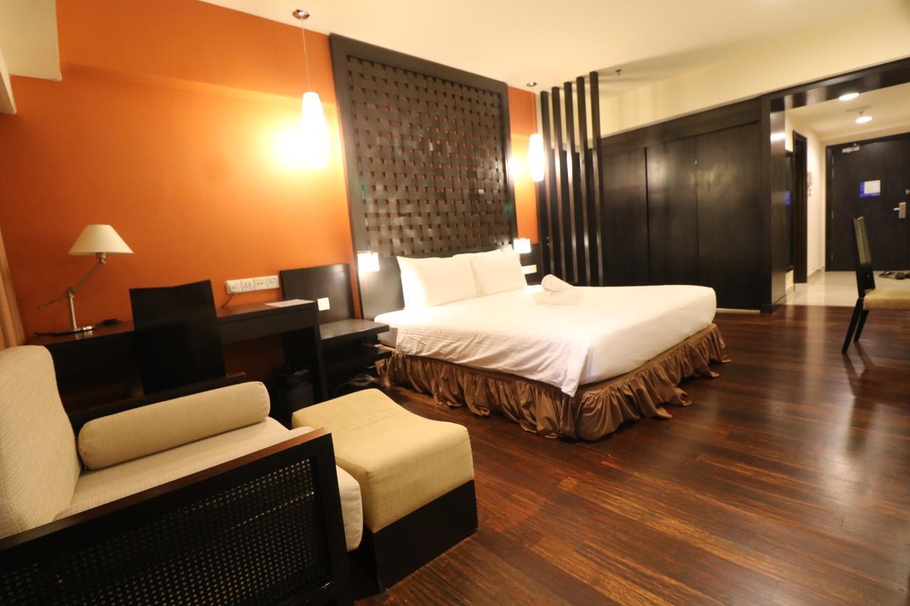 Millennium Suite At Pyramid Tower Petaling Jaya Exteriör bild
