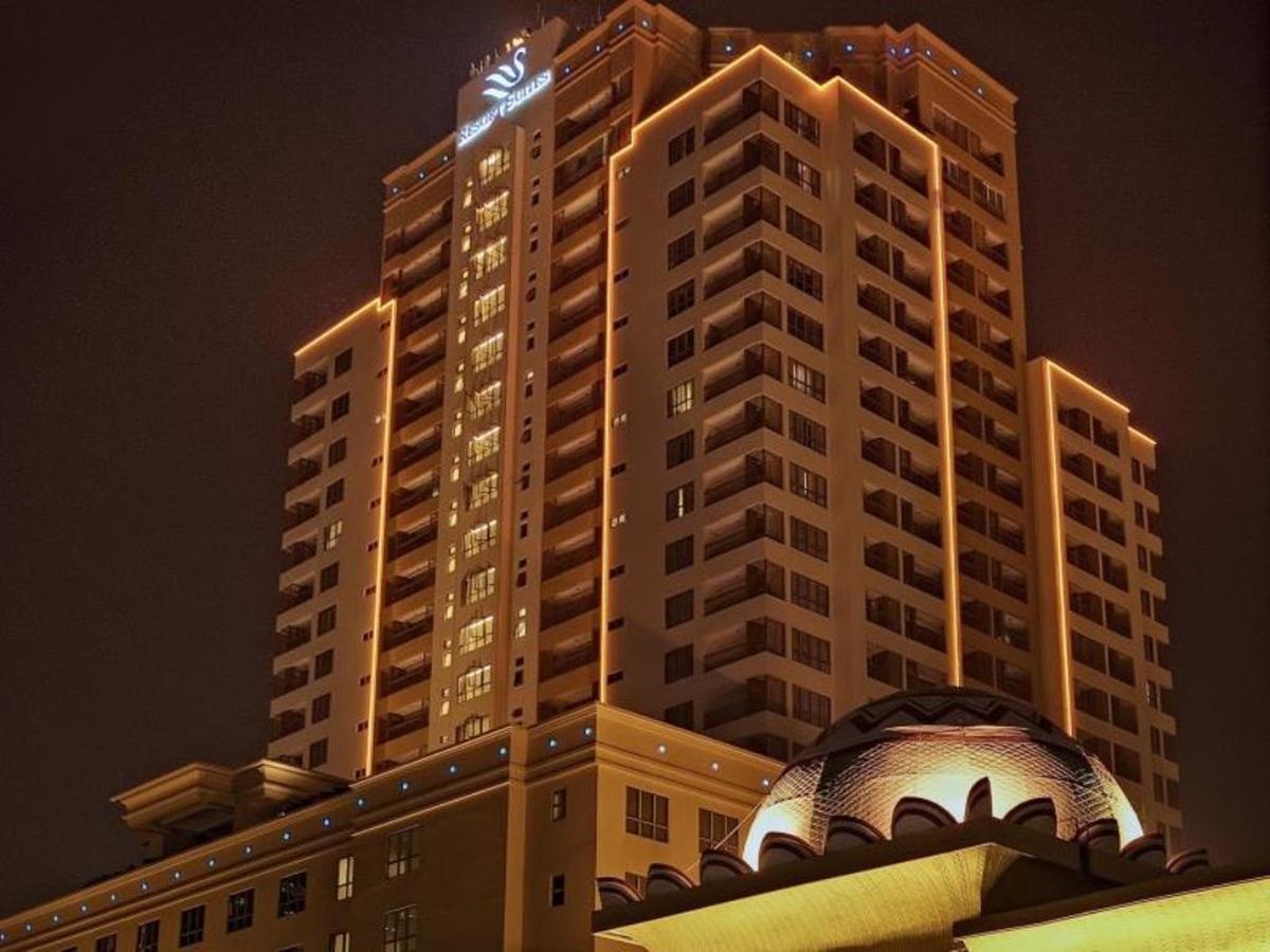 Millennium Suite At Pyramid Tower Petaling Jaya Exteriör bild