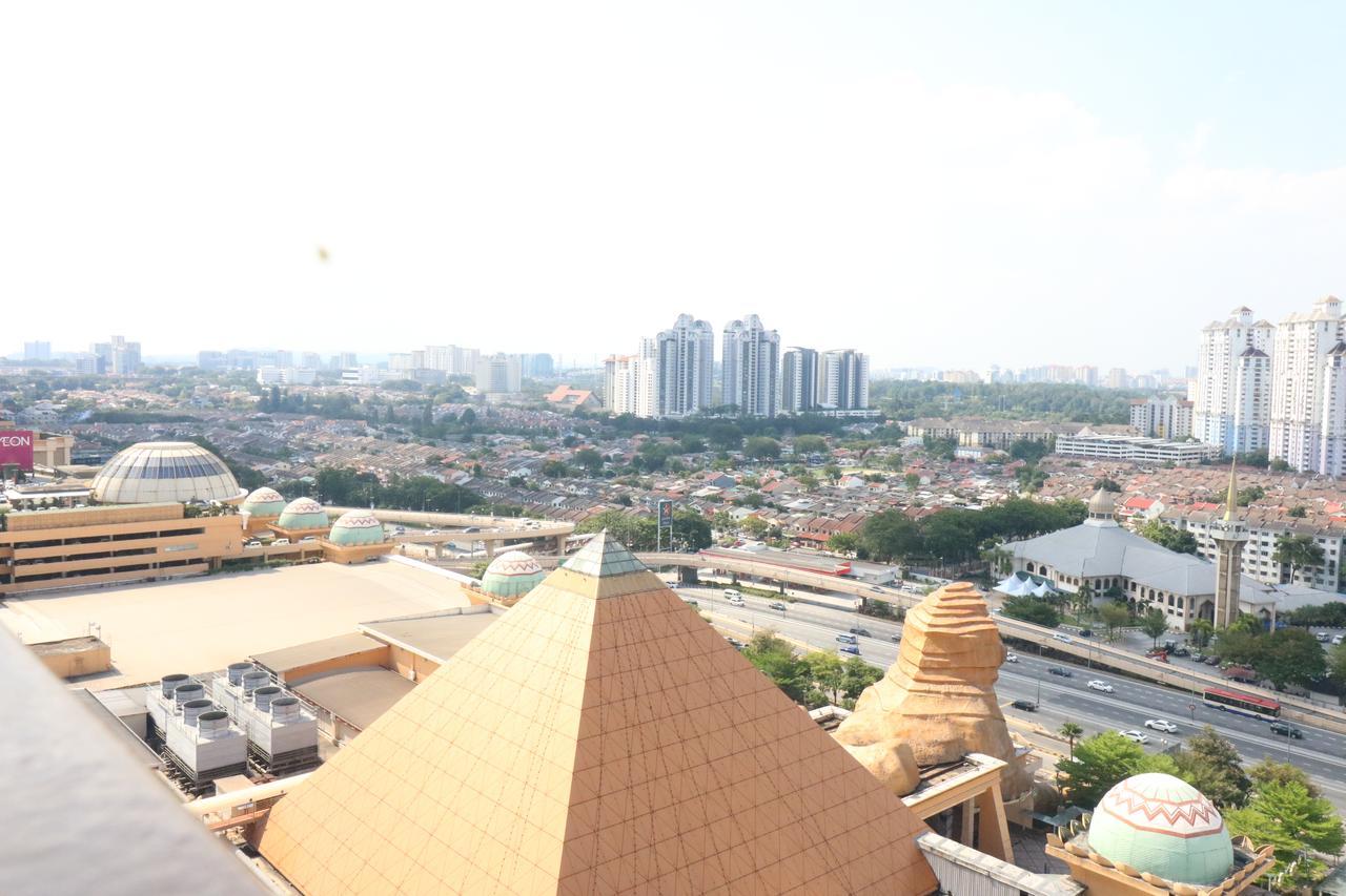 Millennium Suite At Pyramid Tower Petaling Jaya Exteriör bild