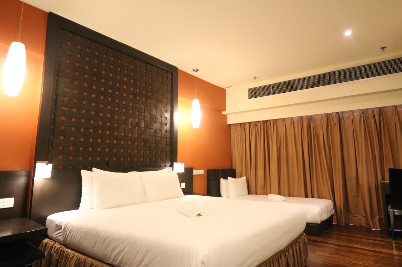 Millennium Suite At Pyramid Tower Petaling Jaya Exteriör bild