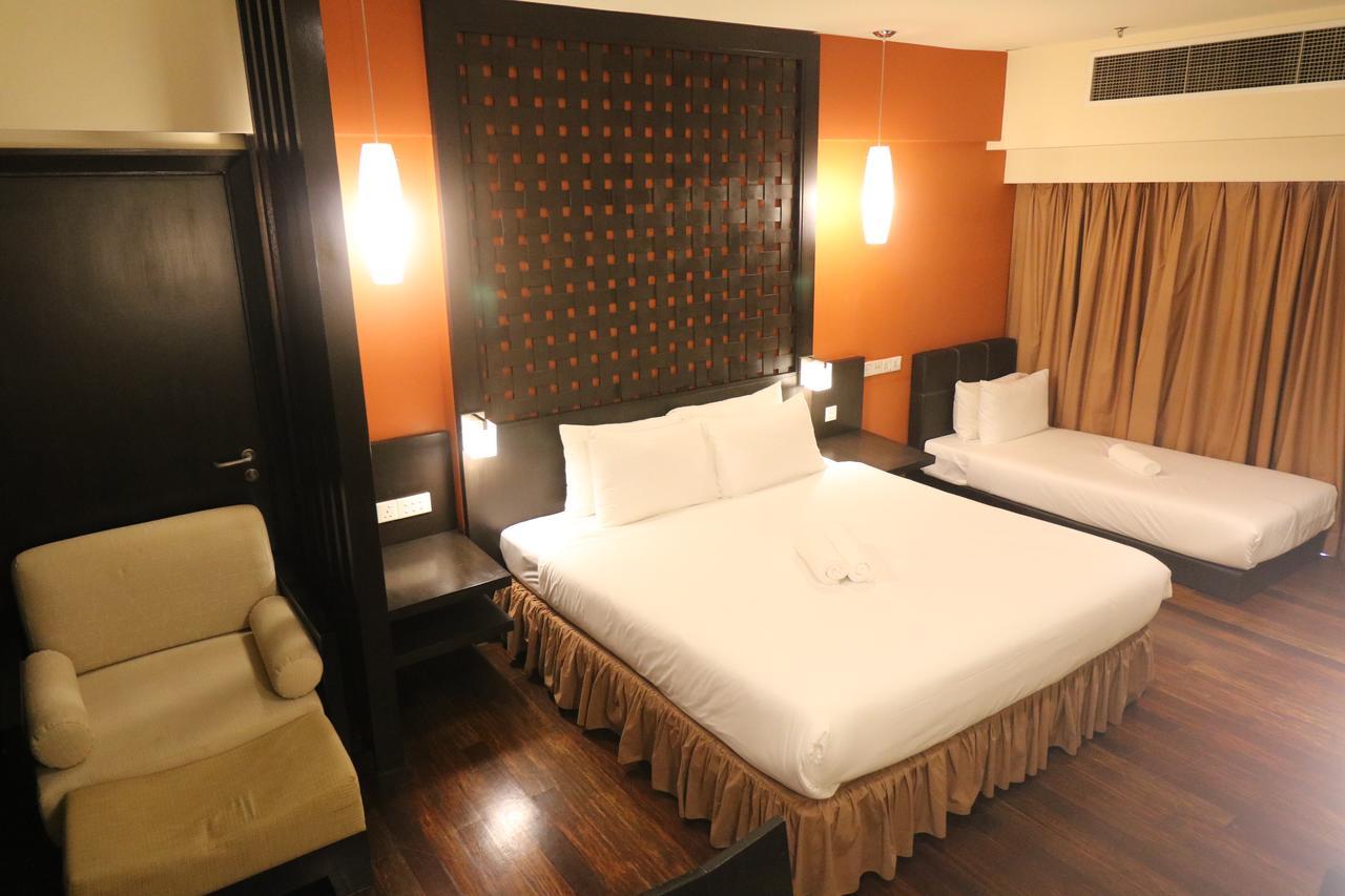 Millennium Suite At Pyramid Tower Petaling Jaya Exteriör bild