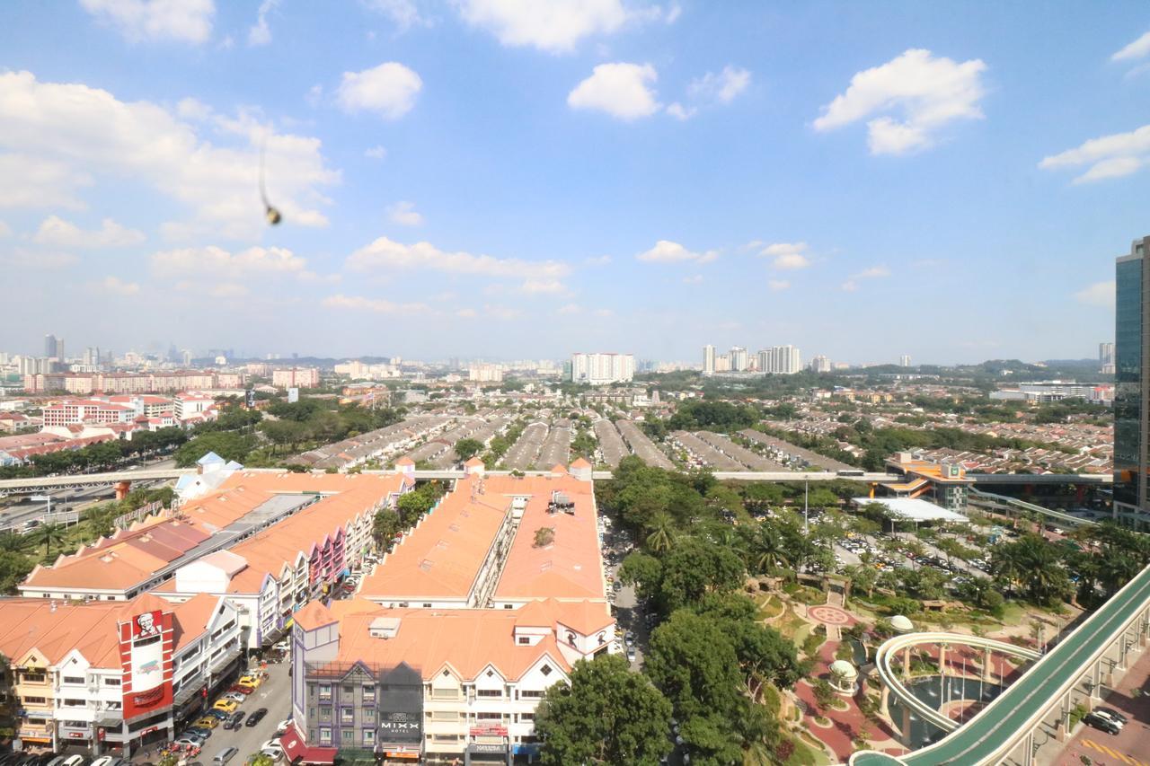 Millennium Suite At Pyramid Tower Petaling Jaya Exteriör bild