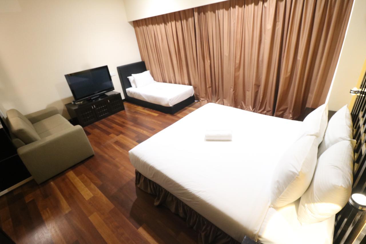 Millennium Suite At Pyramid Tower Petaling Jaya Exteriör bild
